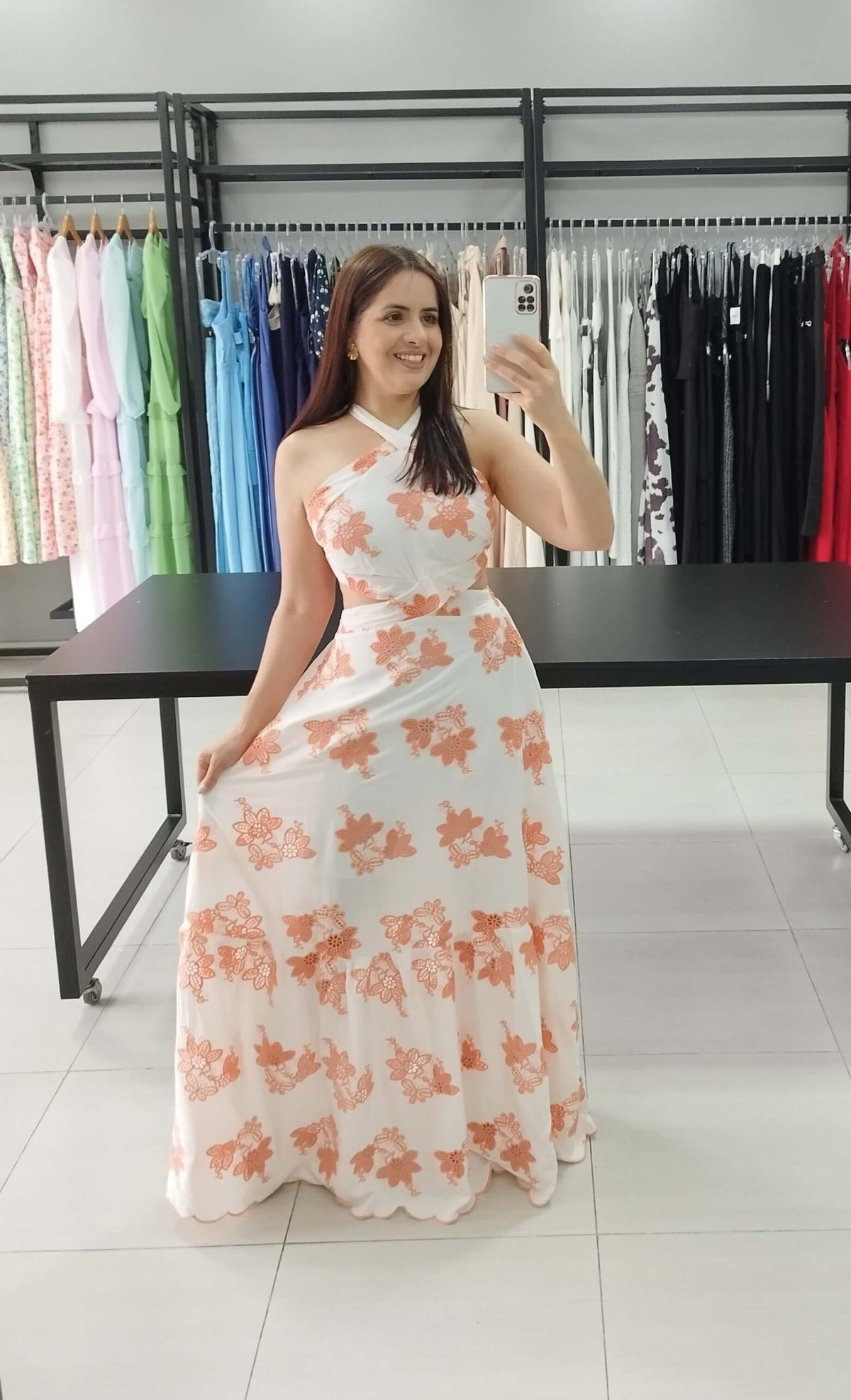 Vestido longo bordado laranja | Larissa |