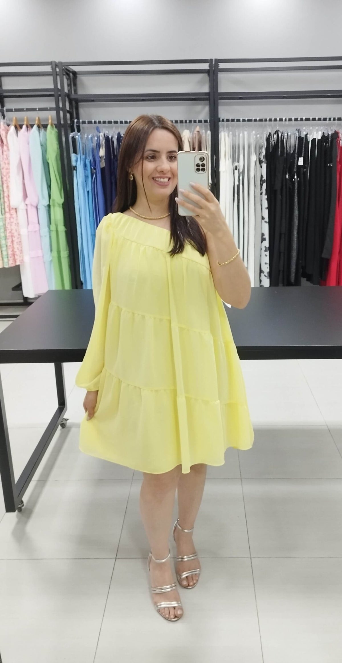 Vestido Curto Chiffon Talita | Cor Amarelo |